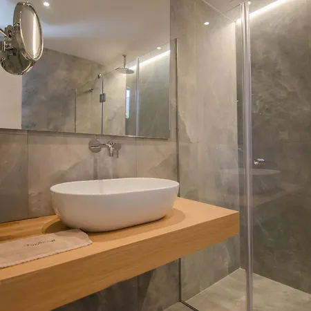 Dionysos Beach Resort & Villas Hotel 4*