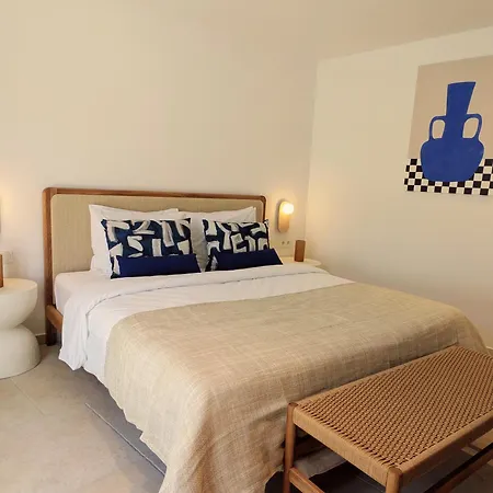 Dionysos & Hotel 4*