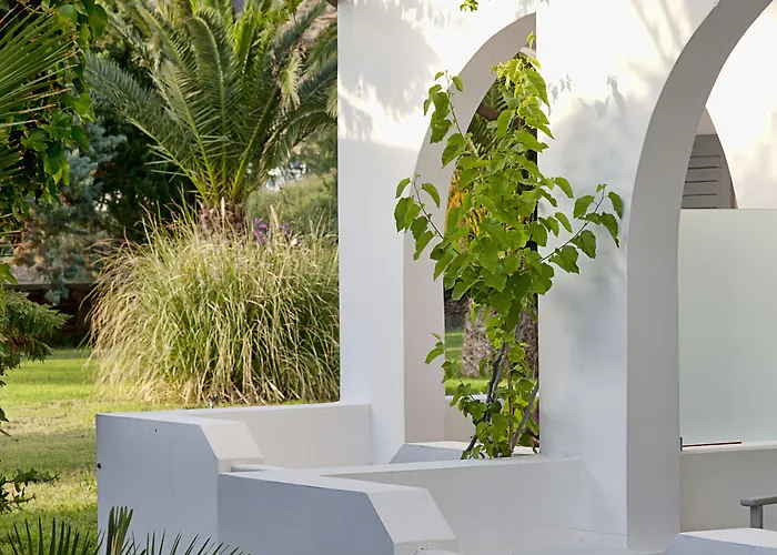 Dionysos Seaside Ios 4*